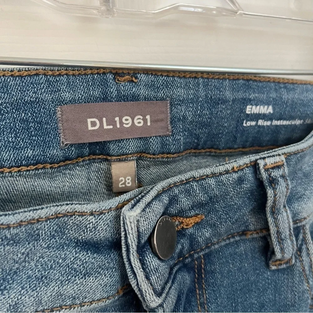 DL1961 Emma Low Rise Instasculpt Jeans. 28